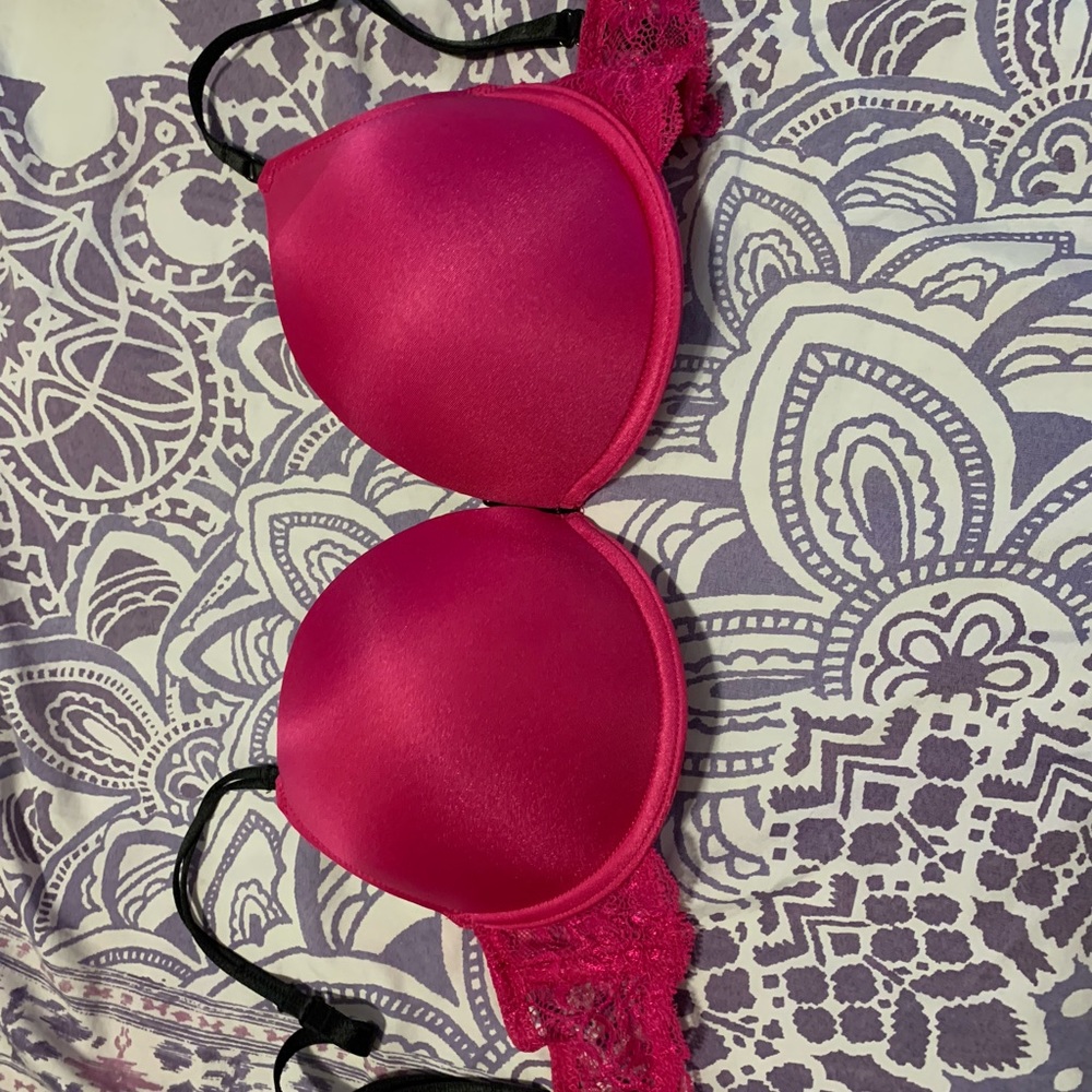 Frederick’s of Hollywood Push-Up Bra